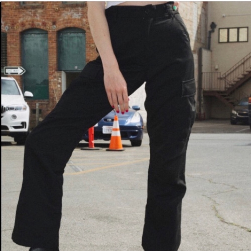 Brandy Melville Piper cargo pants